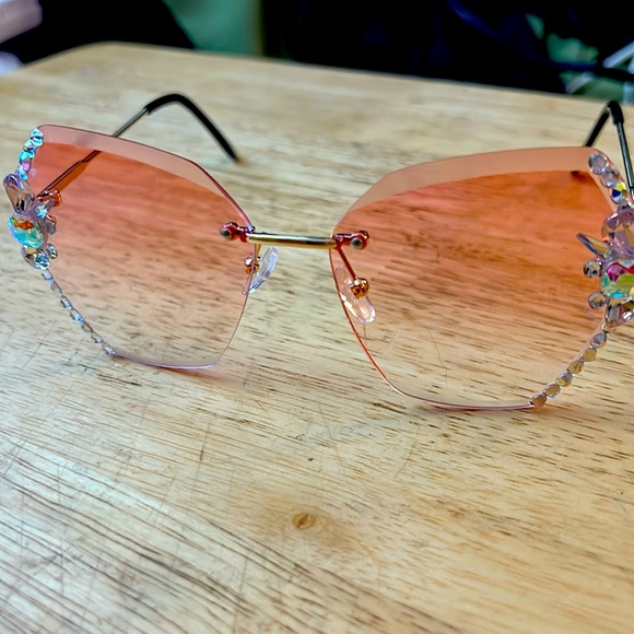 Rhinestone sunglasses - Picture 1 of 3